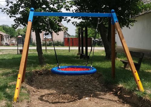 Fészekhinta fém felsővel, fa lábbal